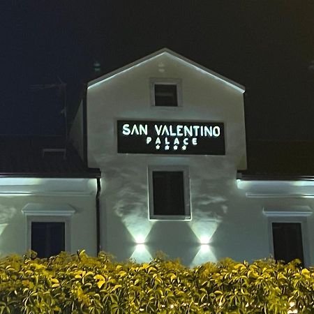 Hotel Palace San Valentino Umago Esterno foto
