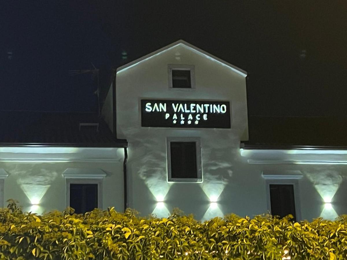 Hotel Palace San Valentino Umago Esterno foto